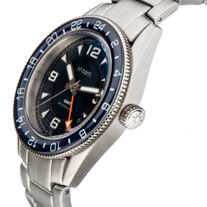 Novo relógio GMT, um belo presente para pais globetrotters!
